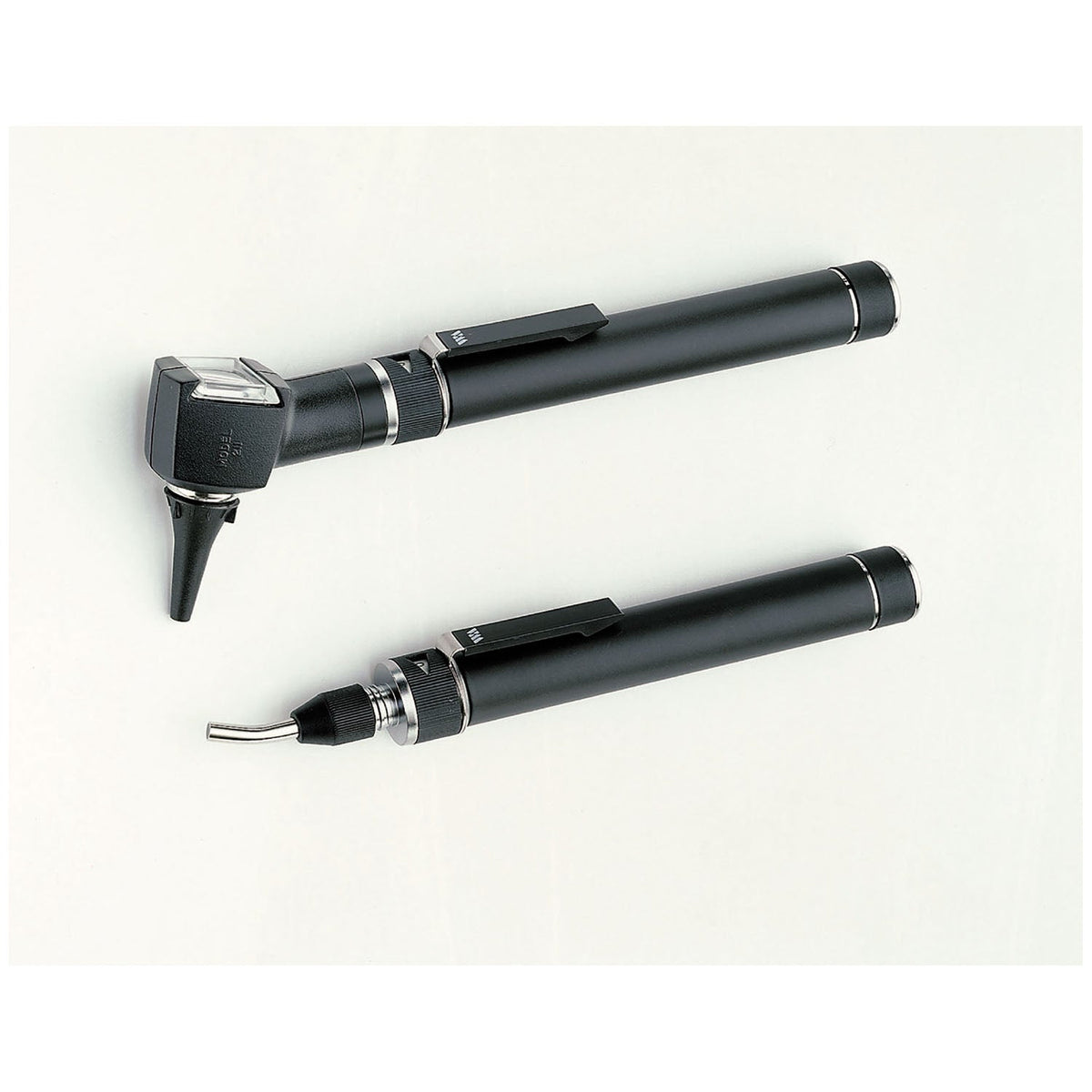 Welch Allyn 2.5V Pocketscopetm Otoscope/Throat Illuminator - AA Alkaline Battery with Hard Case
